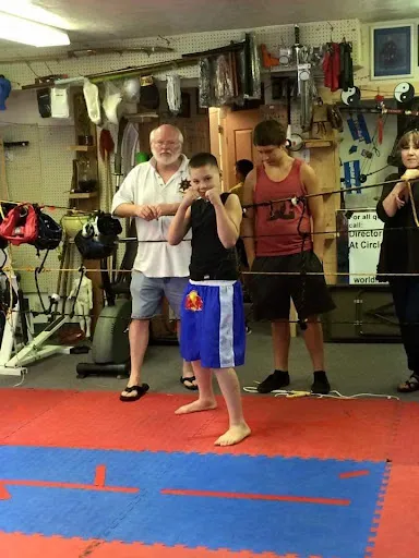8 limbs8limbs Muaythai, Sunnyside Boxing,Jui-Jitsu,WingChung,Chinese Martial Arts,Weight lifting,