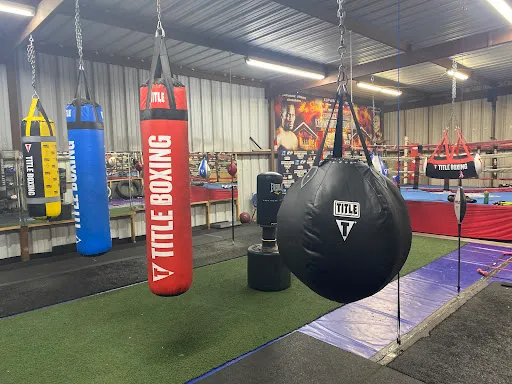 Coach E personal boxing coach--//Montoya Boxing Gym